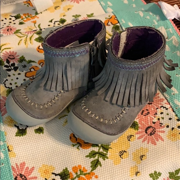 Stride Rite Other - Stride Rite Grey Fringe Booties sz5